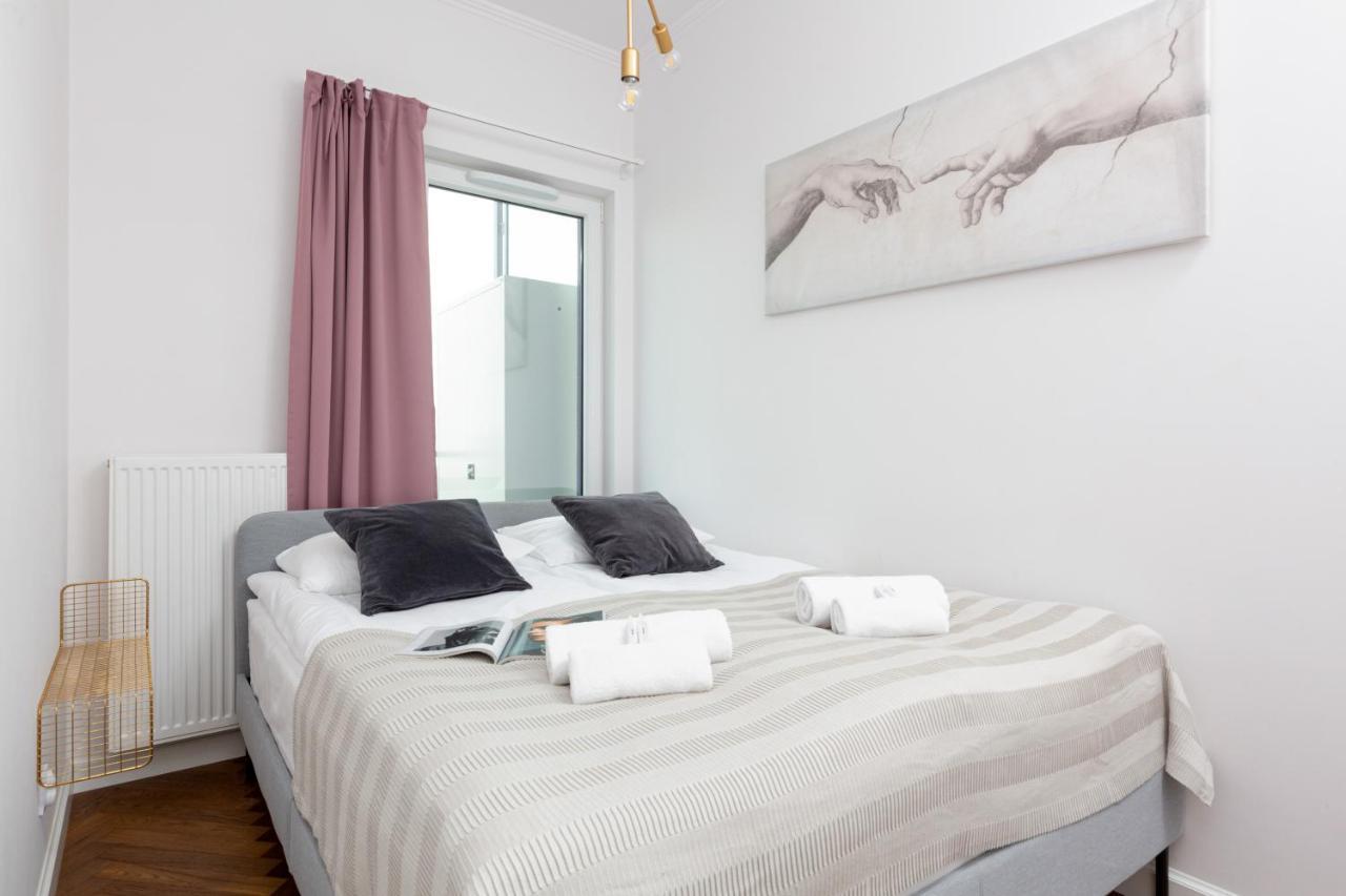 Business Center Apartments Warsaw Wola By Noclegi Renters Extérieur photo