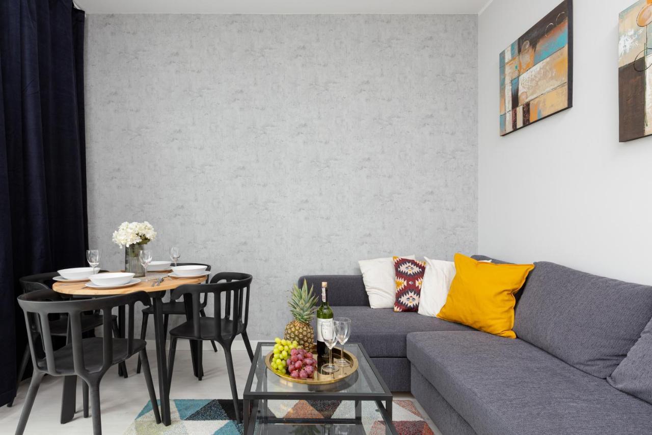 Business Center Apartments Warsaw Wola By Noclegi Renters Extérieur photo