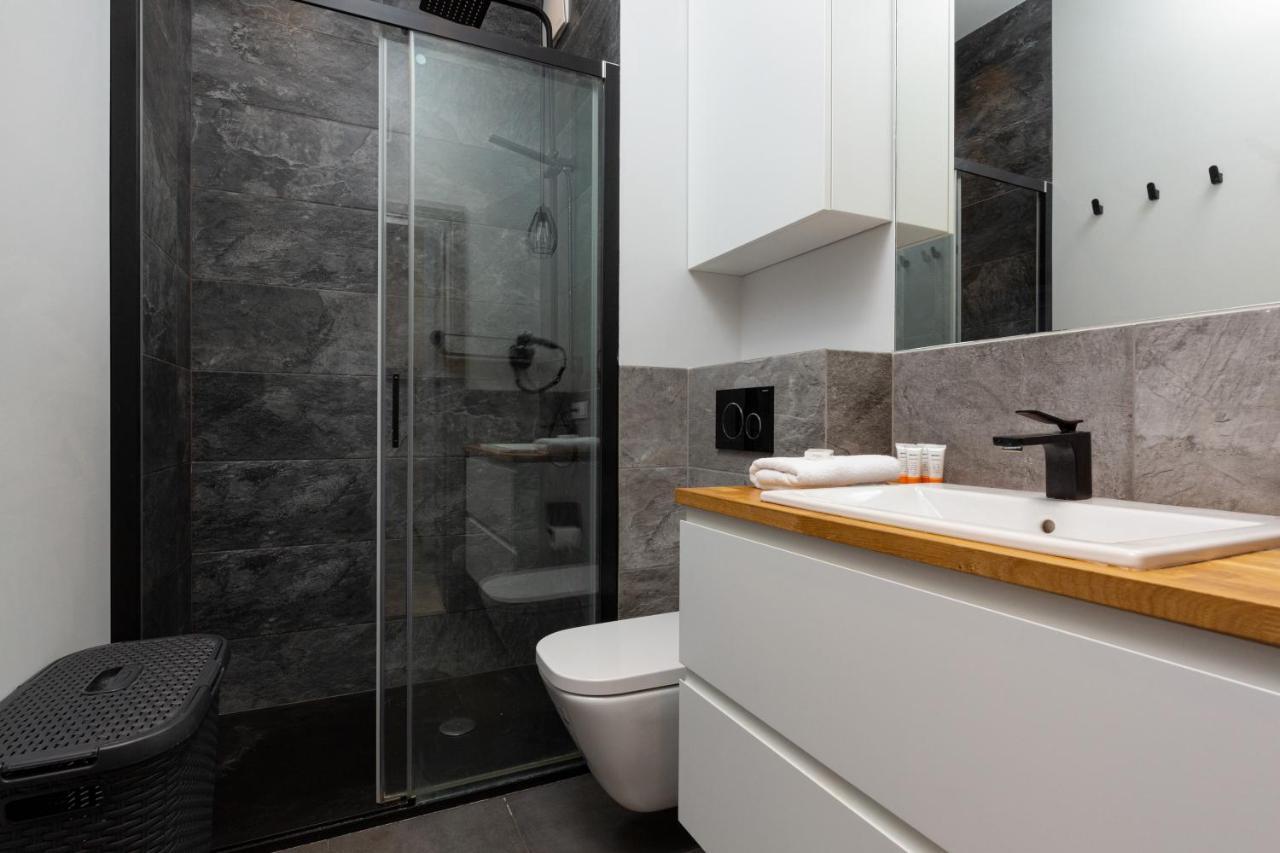 Business Center Apartments Warsaw Wola By Noclegi Renters Extérieur photo