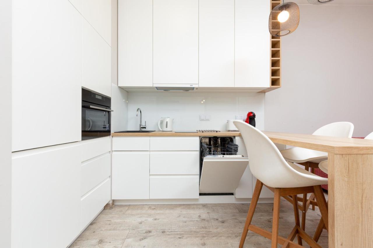 Business Center Apartments Warsaw Wola By Noclegi Renters Extérieur photo